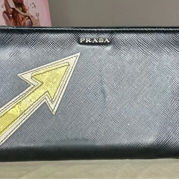 Prada Black Wallet with Yellow Arrow Design - Picture 2 of 8